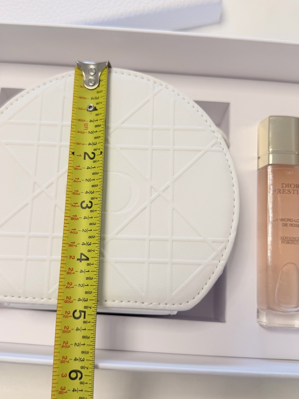 Dior Cream Travel Case with Two Golden Radiant Foundations - Picture 4 of 5